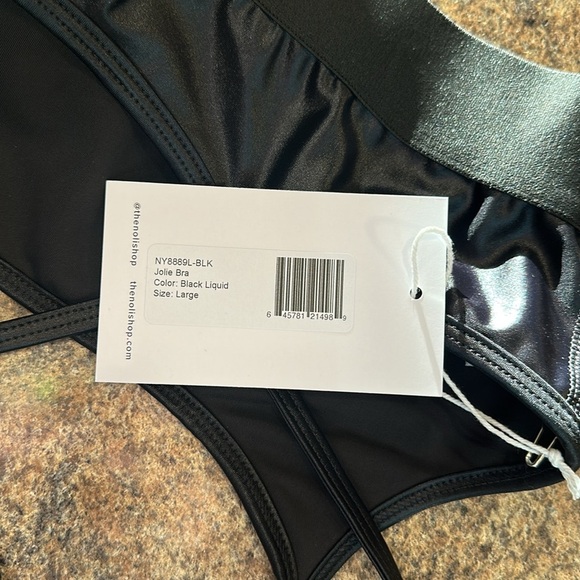 Noli Yoga Liquid Gloss Jolie Bra Size Large Black Scoop Neckline Strappy Back - Picture 12 of 12